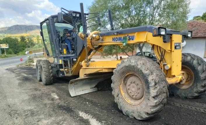 Amasya İl Özel İdaresi yol yapım çalışmalarını sürdürüyor
