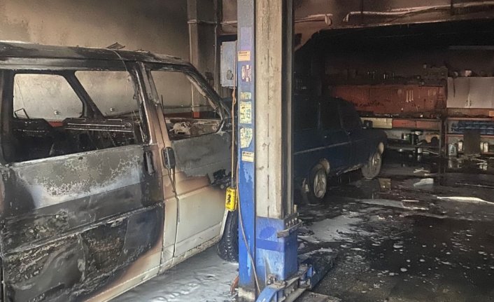 Amasya'da araç tamir atölyesinde çıkan yangın hasara yol açtı