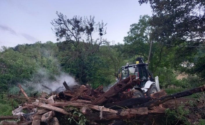 Gerze ilçesinde kullanılmayan bir ev yandı