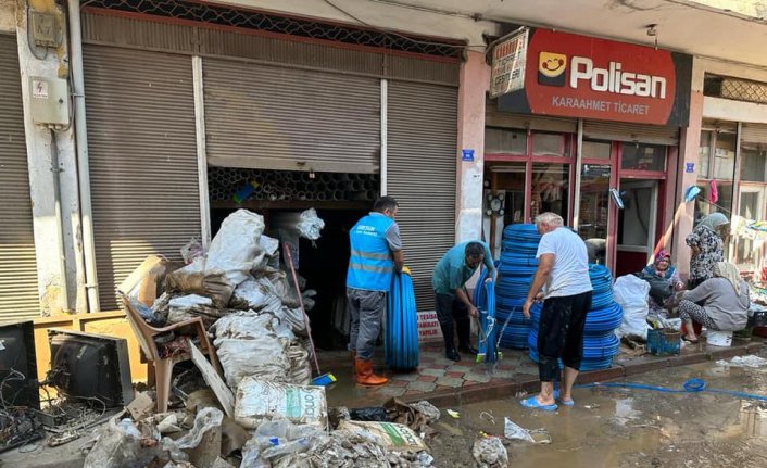 Giresun'da şiddetli yağışın açtığı tahribat gideriliyor