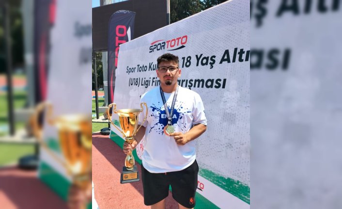 Tokatlı sporcu çekiç atmada Türkiye şampiyonu oldu