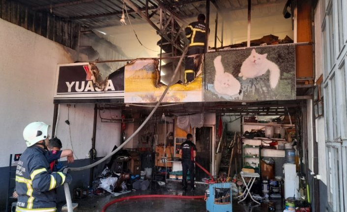 Tokat'ta tamirhanede çıkan yangın hasara yol açtı