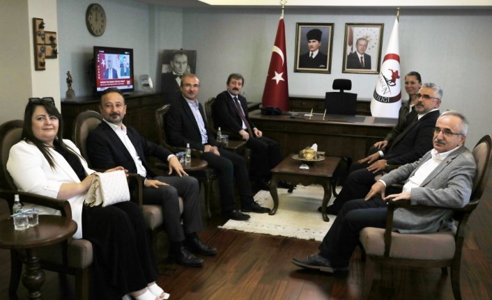 AK Parti Genel Başkan Yardımcısı Karaaslan, Samsun Valisi Orhan Tavlı'yı ziyaret etti