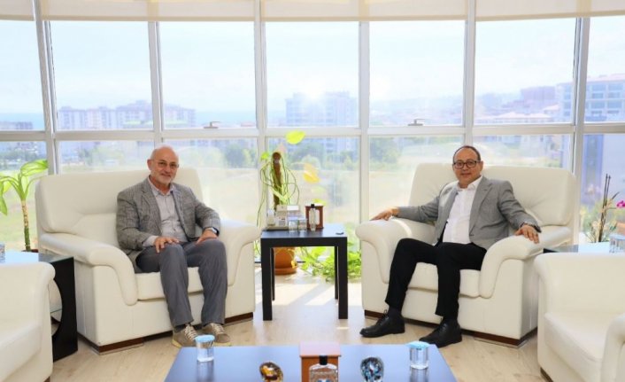 MHP Samsun Milletvekili Topsakal, OMÜ Rektörü Prof. Dr. Ünal'ı ziyaret etti