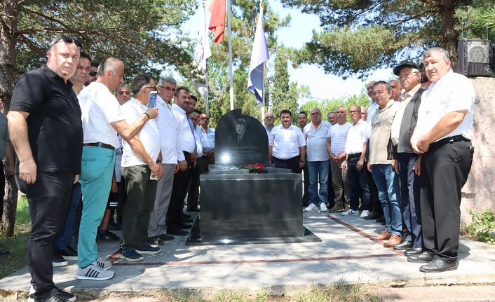Şemsi Denizer Zonguldak'taki mezarı başında anıldı