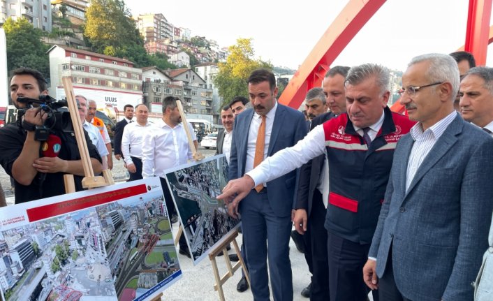 Ulaştırma ve Altyapı Bakanı Uraloğlu, Zonguldak'ta incelemelerde bulundu