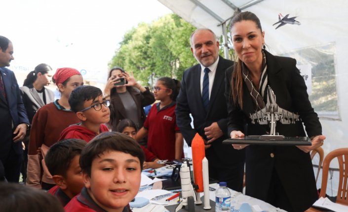 AK Parti'li Karaaslan, Samsun'da Bilim ve Teknoloji Şenliği'ni gezdi