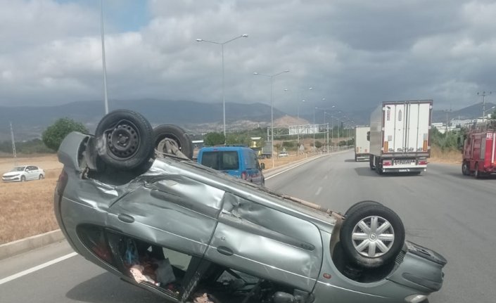 Amasya'da otomobil ile hafif ticari aracın çarpıştığı kazada 1 çocuk öldü, 8 kişi yaralandı
