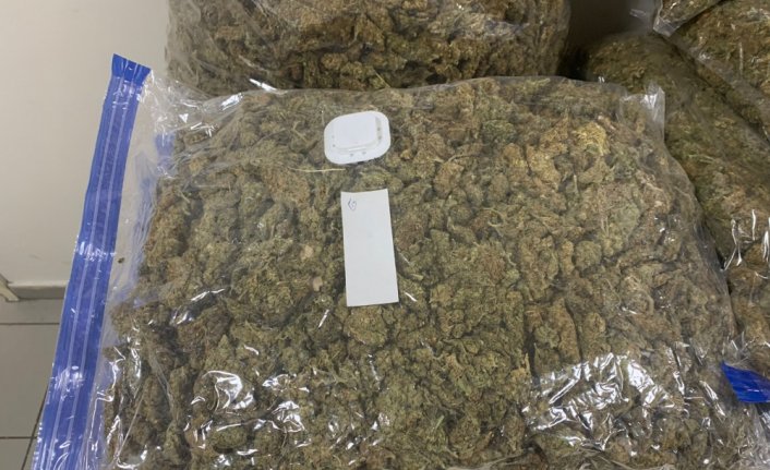 Anadolu Otoyolu'nda durdurulan kamyonette 46 kilo 450 gram sentetik uyuşturucu ele geçirildi