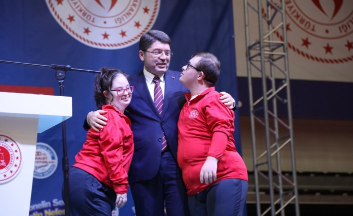 Adalet Bakanı Tunç, Samsun'da 100. Yıl Adalet Spor Oyunları'nı başlattı