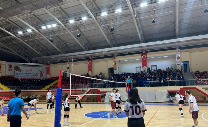 Bafra'da Cumhuriyet Kupası Voleybol Turnuvası başladı