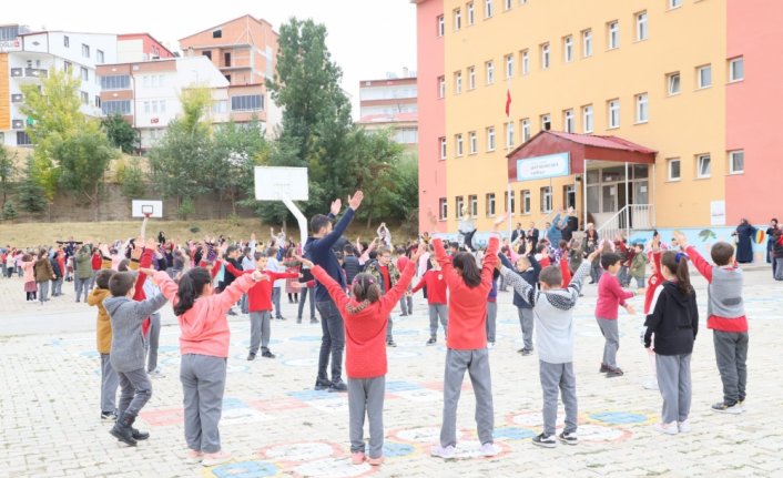 Bayburt'ta ilkokullarda fiziksel aktivite etkinlikleri başladı