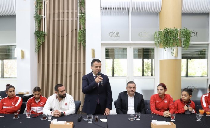 Çarşamba Belediye Başkanı Doğan, sporcu ve antrenörleriyle buluştu