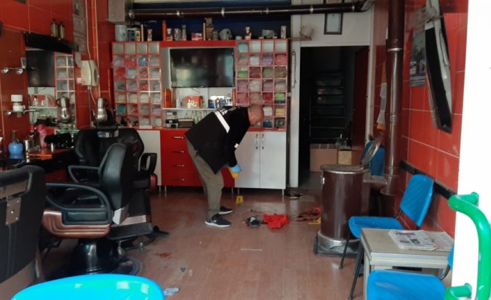 Çorum'da bir berber müşterisi tarafından silahla yaralandı