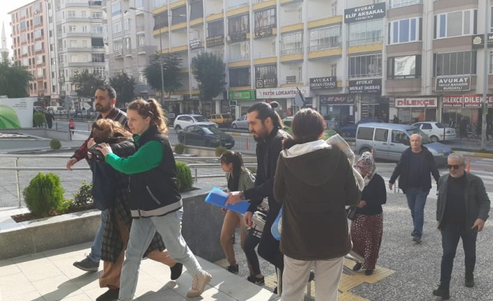 Çorum'da evden hırsızlık yaptıkları iddiasıyla yakalanan 3 zanlı tutuklandı