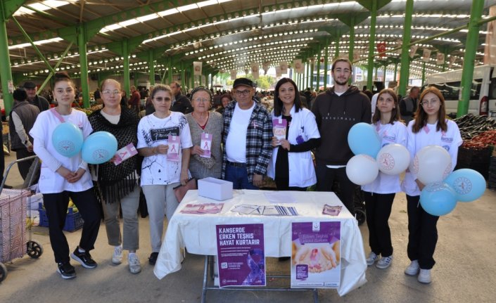 Gümüşhacıköy’de meme kanseri farkındalık standı açıldı