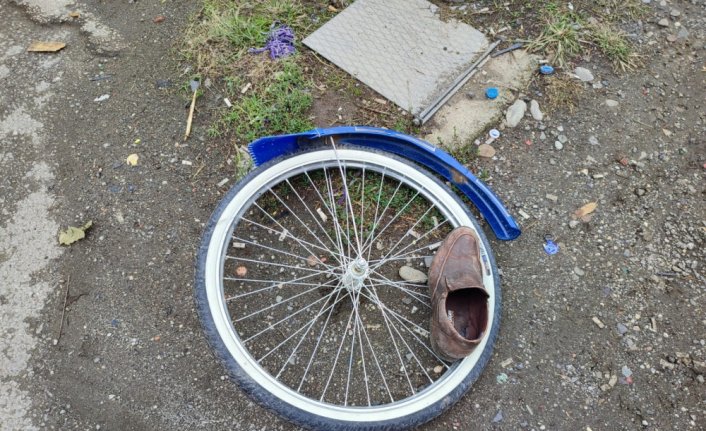 Samsun'da otomobilin çarptığı bisikletli hayatını kaybetti