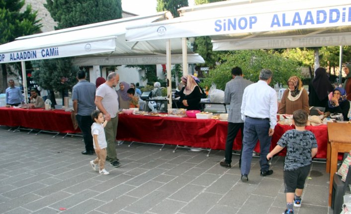Sinop'ta Mevlid-i Nebi Haftası kapsamında kermes düzenlendi