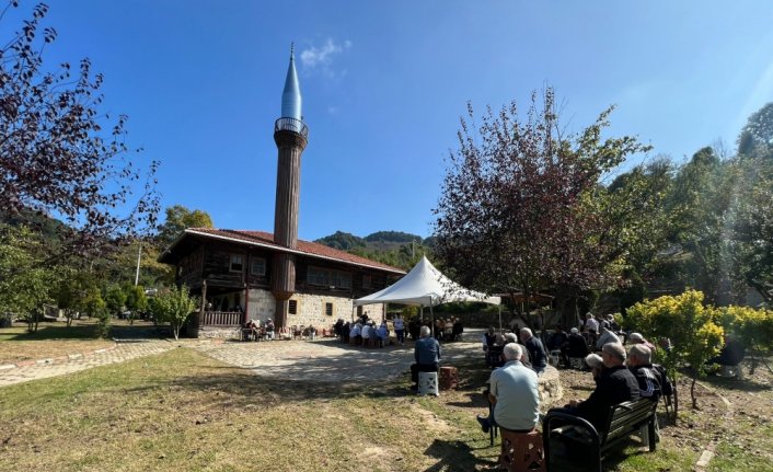 Tarihi Hemşin Camisi'nde geleneksel mevlit programı düzenlendi