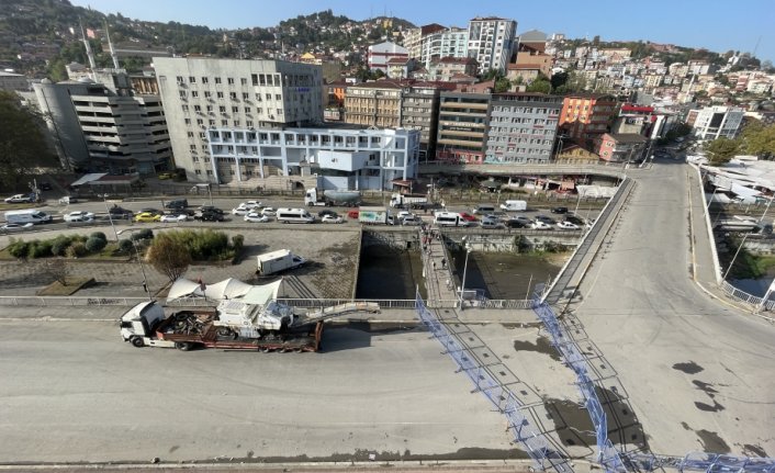 Zonguldak'ta yıkılması planlanan Fevkani Köprüsü yaya ve araç trafiğine kapatıldı