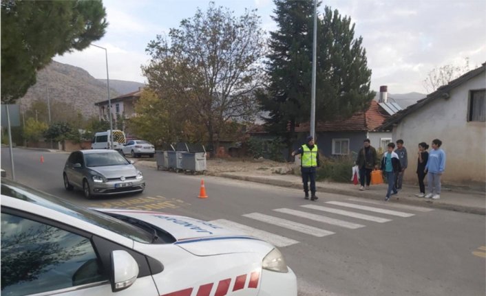 Amasya'da jandarma yaya önceliği denetimi yaptı