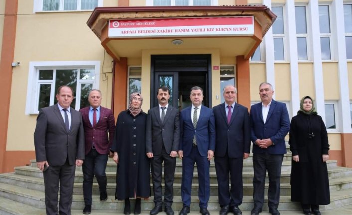 Bayburt Valisi Eldivan'dan Arpalı beldesine ziyaret