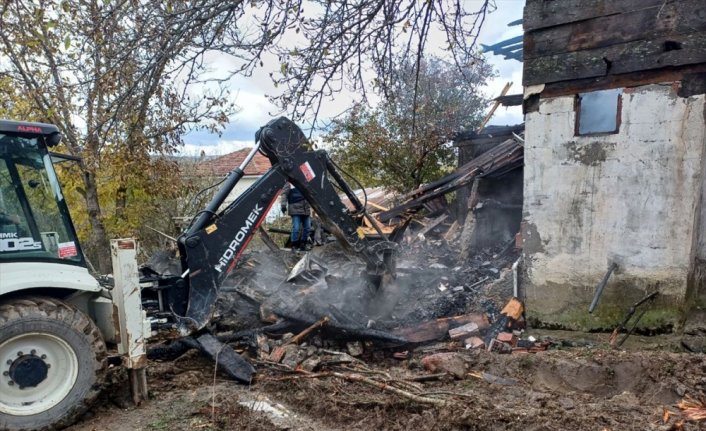 Bolu'da evde çıkan yangında bir kişi öldü