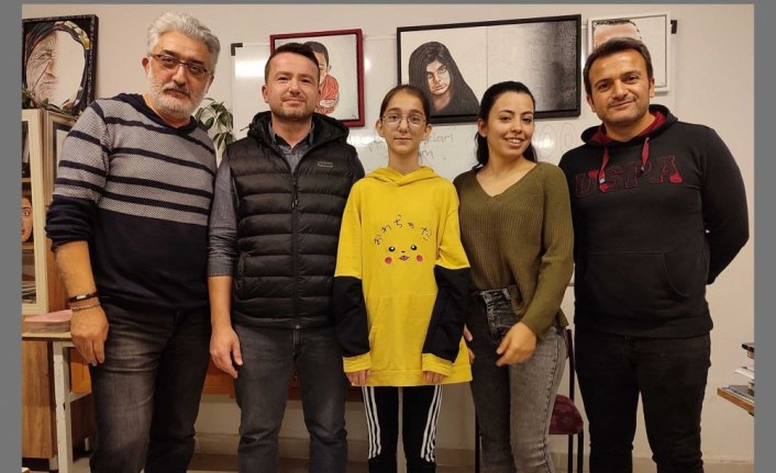 Boyabatlı Sudem Duran'ın karikatürü Belçika'daki yarışmada birinci oldu