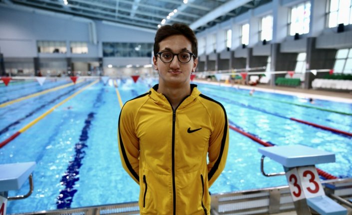 “Escobar sendromu“ ile mücadele eden paralimpik yüzücünün hedefi olimpiyat şampiyonluğu