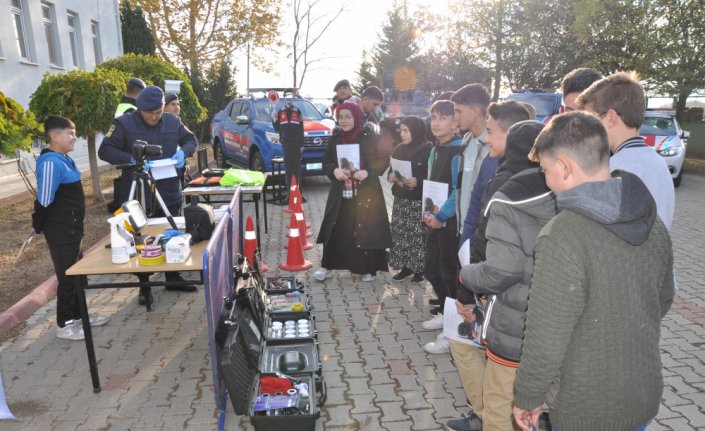 Gümüşhacıköy'de öğrenciler jandarma ile buluştu