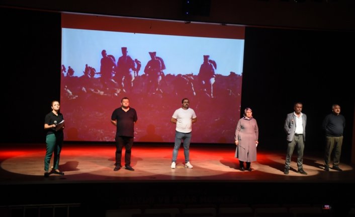 Güneydoğu gazilerinin oluşturduğu tiyatro topluluğu “100 Yıllık Emanet“ oyununu sahneye koydu