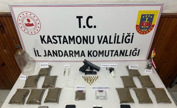 Kastamonu'da uyuşturucu operasyonunda yakalanan 3 zanlı tutuklandı