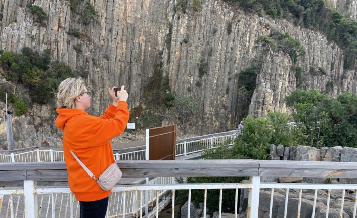 Kruvaziyer yolcuları Bartın Irmağı'nda tekne turu yaptı