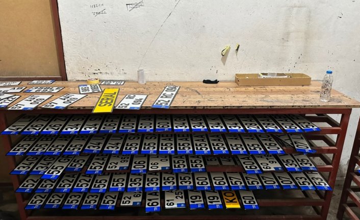 Samsun'da resmi belgede sahtecilik suçundan 2 kişi yakalandı