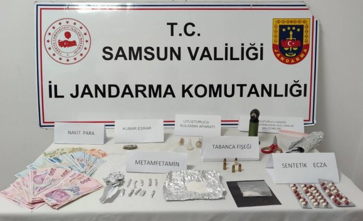Samsun'da uyuşturucu ticareti yaptığı iddiasıyla 3 kişi yakalandı