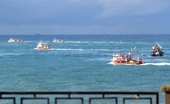 Sinop'ta balıkçılar fırtınanın ardından yeniden denize açıldı