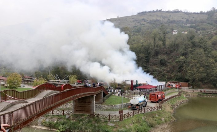 Trabzon'da Büyükşehir Belediyesine ait sosyal tesisteki restoran yandı