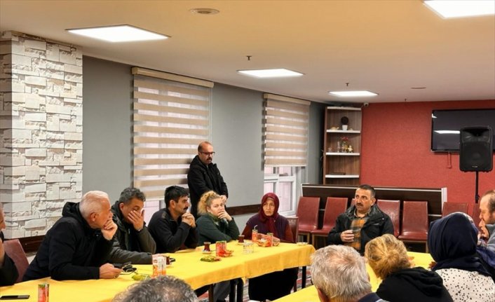 Zonguldak Valisi Hacıbektaşoğlu, batan geminin kayıp personelinin aileleriyle görüştü