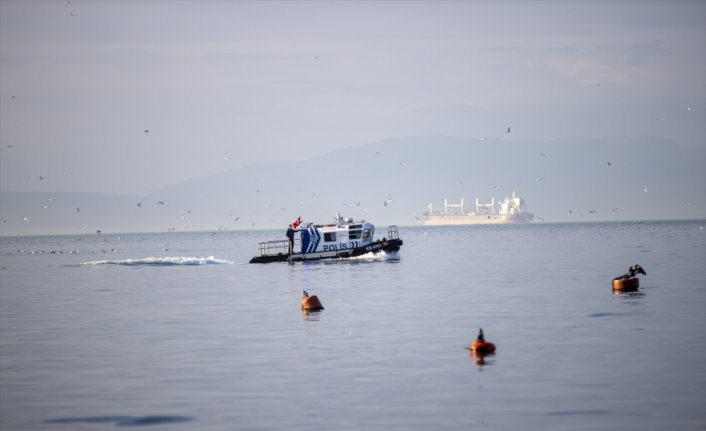 Zonguldak'ta batan geminin kayıp 9 personelini arama çalışmaları sürüyor