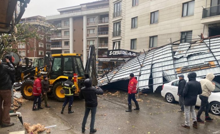 Zonguldak'ta fırtına yeniden etkisini gösterdi