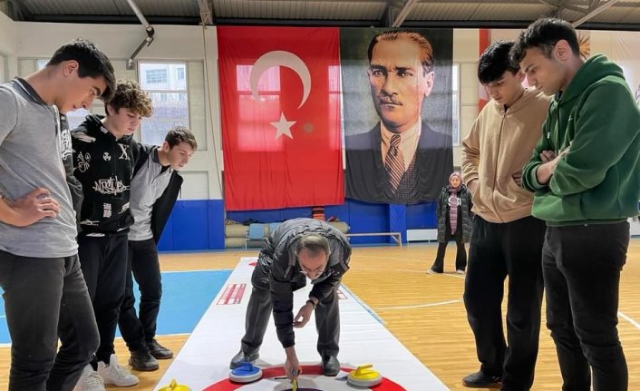 Alaçam ilçesinde floor curling turnuvası düzenlendi