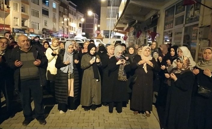 Gerze'de vatandaşlar umreye uğurlandı