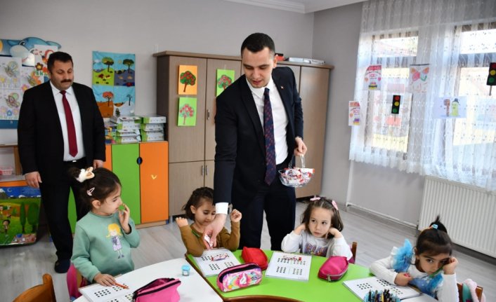 Gümüşhacıköy Kaymakamı Büyükkaymakcı, Kur'an kursunu ziyaret etti