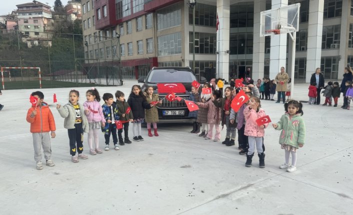 Zonguldak'ta Yerli Malı Haftası'nda öğrencilere Togg tanıtıldı