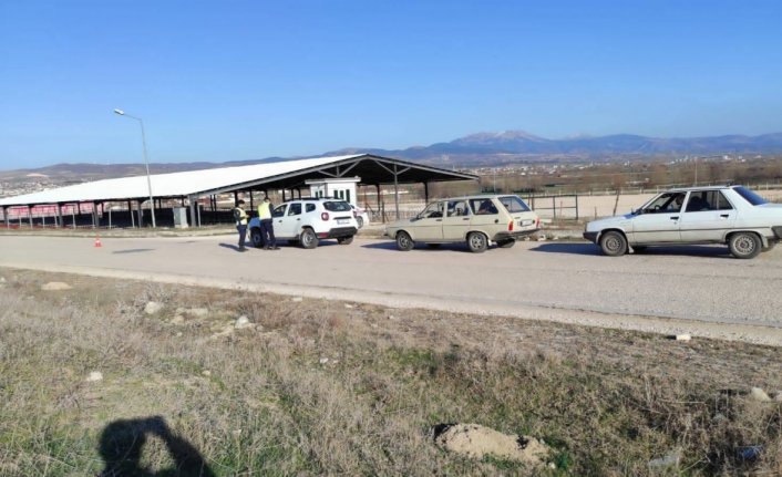 Amasya'da jandarma ekipleri sürücüleri emniyet kemeri konusunda uyardı