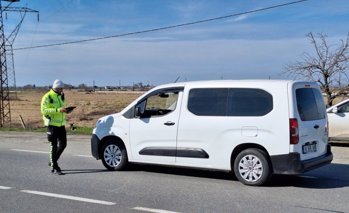 Bafra'da trafik denetiminde 218 araç kontrol edildi