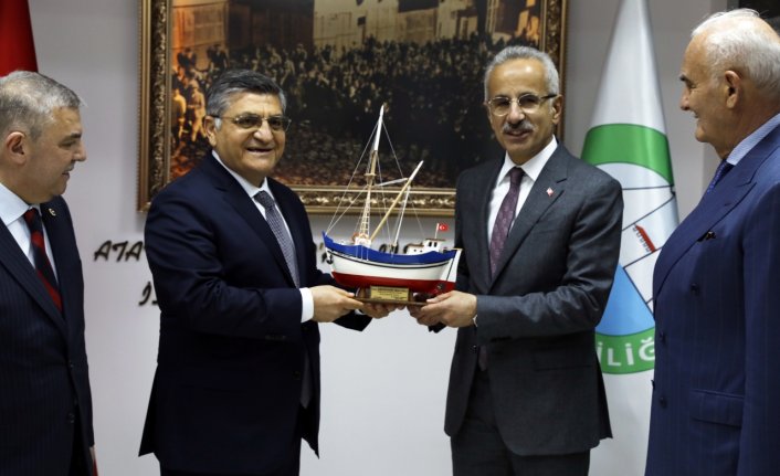 Bakan Uraloğlu, Sinop çevre yolu güzergahında incelemede bulundu: