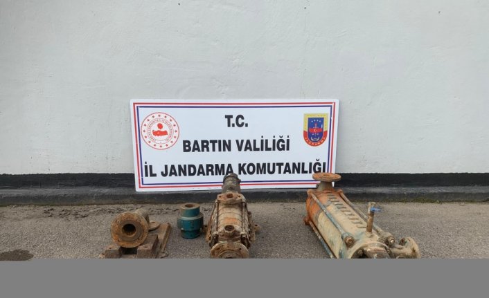 Bartın'da su motoru çaldıkları iddiasıyla yakalanan 3 zanlı tutuklandı