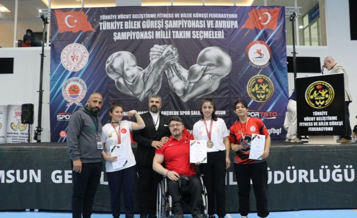 Bilek Güreşi Türkiye Şampiyonası Samsun'da başladı