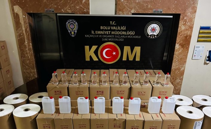 Bolu'da yaklaşık 1,5 ton etil alkol ve 112 bin metre sigara kağıdı ele geçirildi